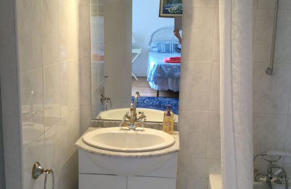 le-fitou-bathroom1700px